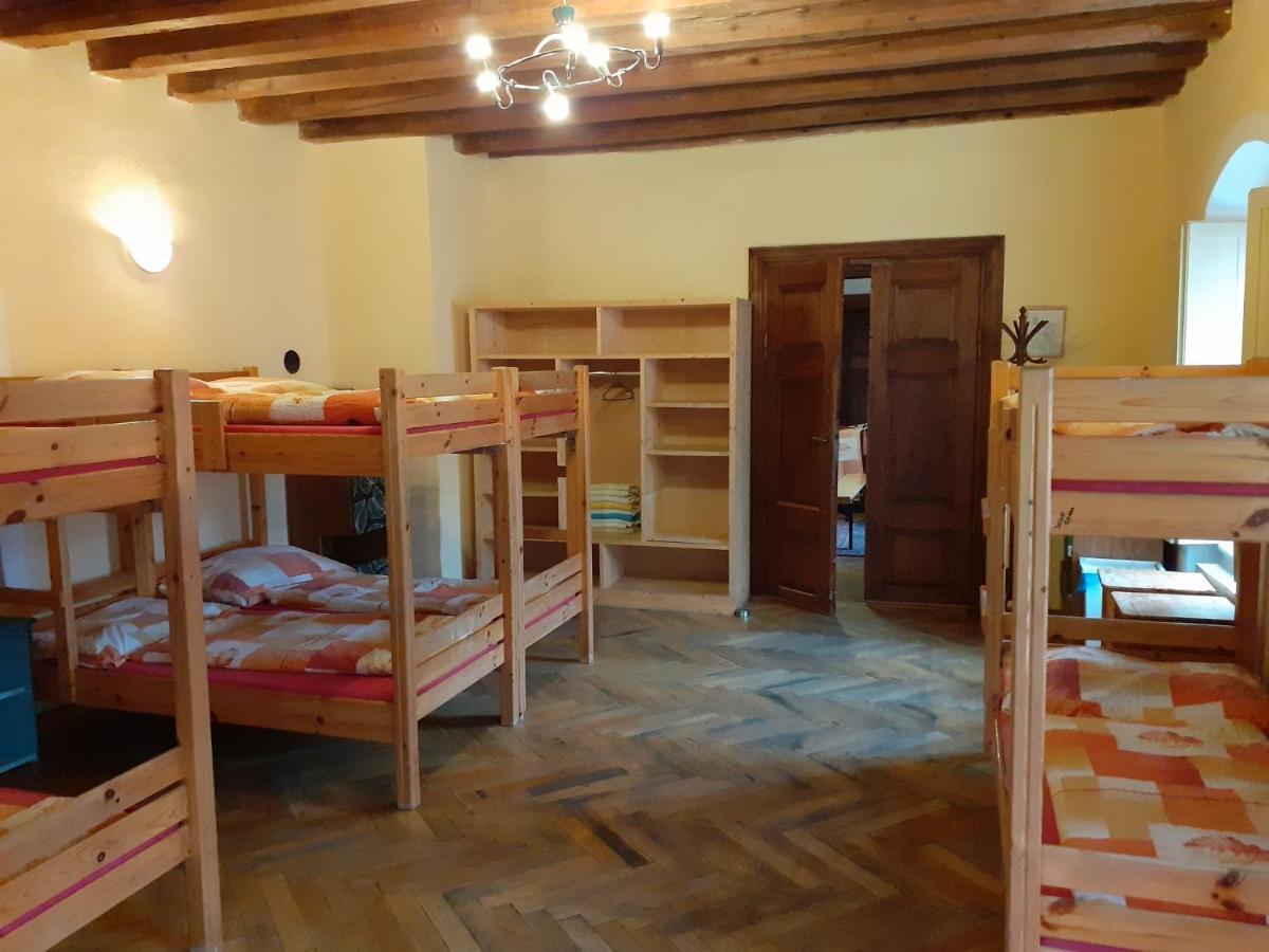 Hostel Skautsky Dom Banská Štiavnica Exteriör bild