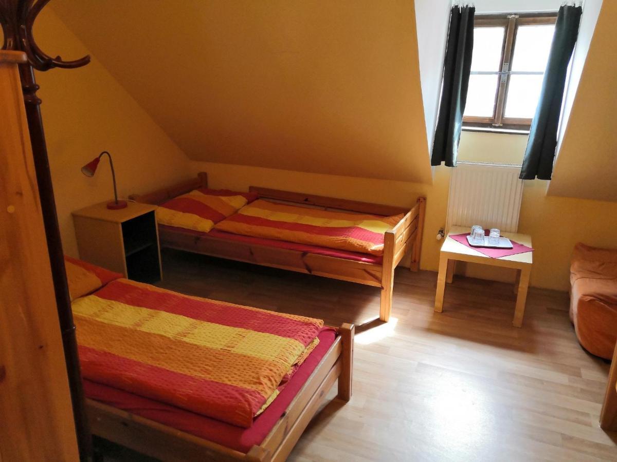 Hostel Skautsky Dom Banská Štiavnica Exteriör bild