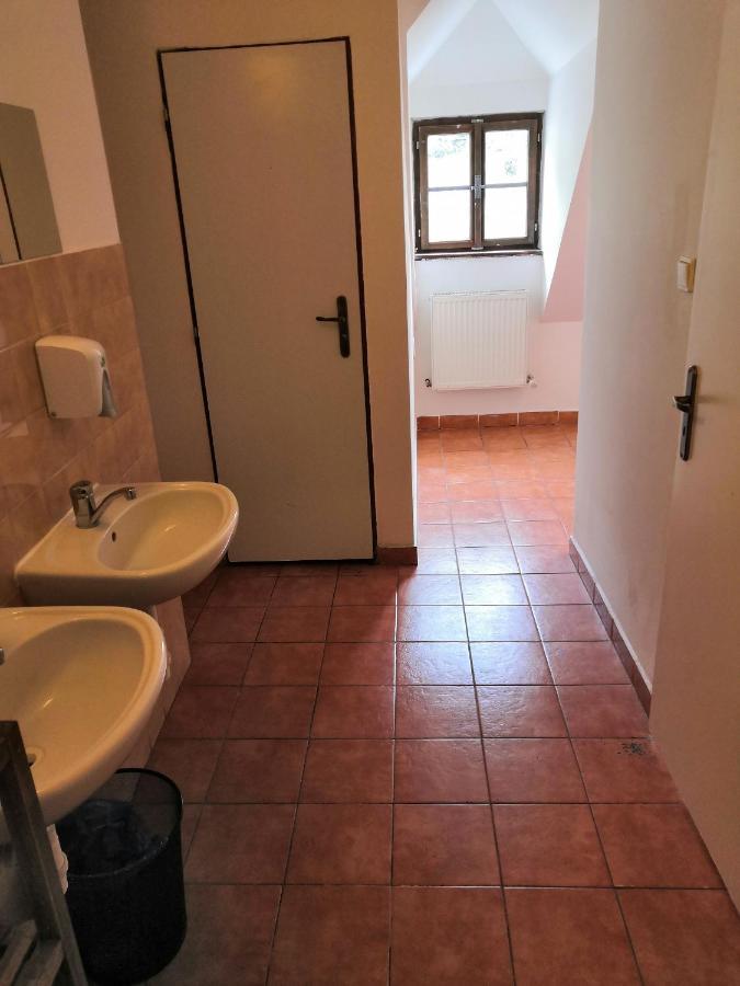 Hostel Skautsky Dom Banská Štiavnica Exteriör bild
