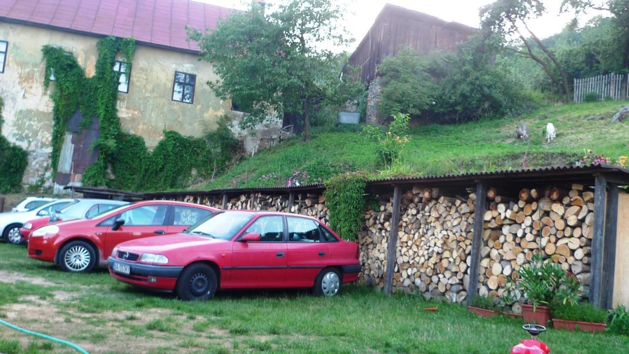 Hostel Skautsky Dom Banská Štiavnica Exteriör bild